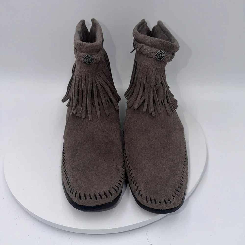 MINNETONKA Moccasins Ankle High Top Fringe Boots Gray Suede Back Zip Size 9.5
